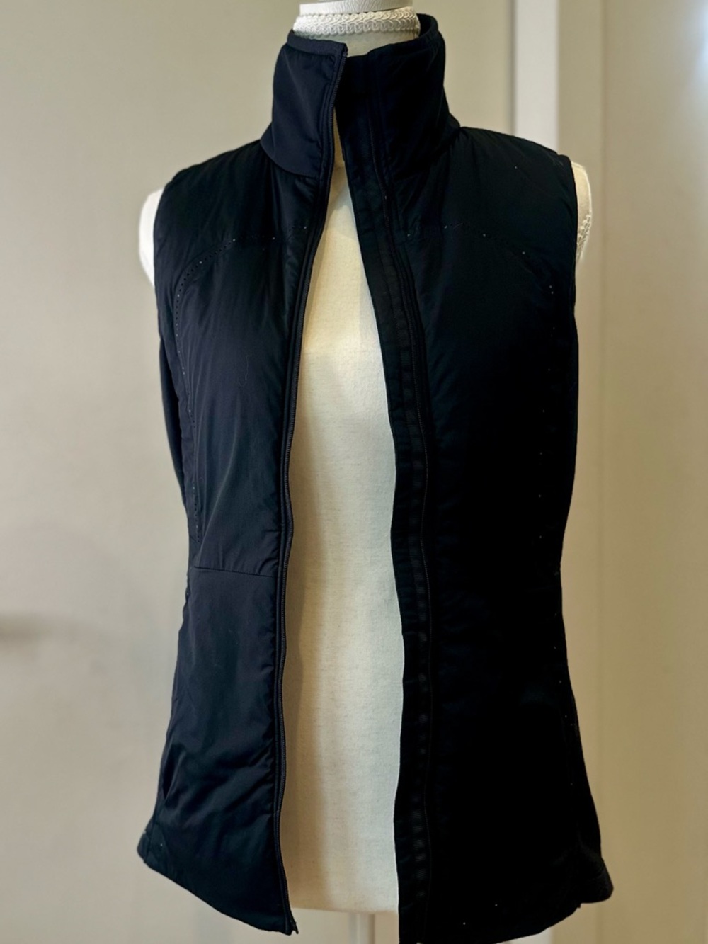 Lululemon Black Quilted Sleeveless Vest